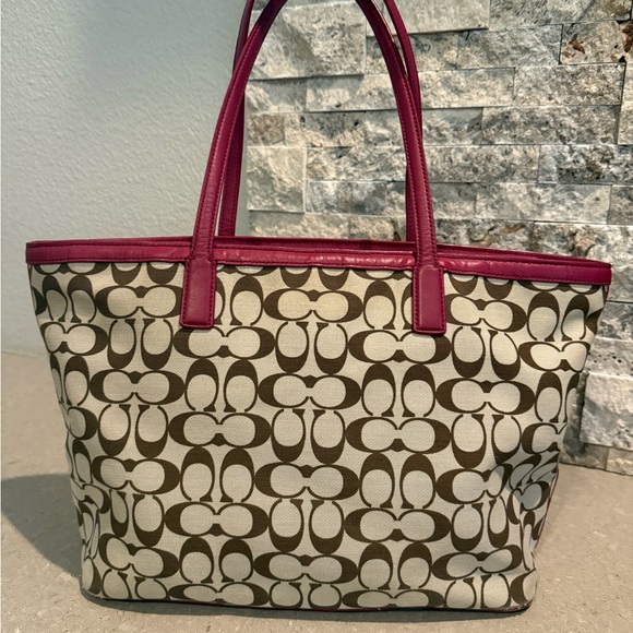 Coach Handbags - Auth COACH Gallery Zip Tote Khaki/Red Signature Canvas EUC w/COA 2013